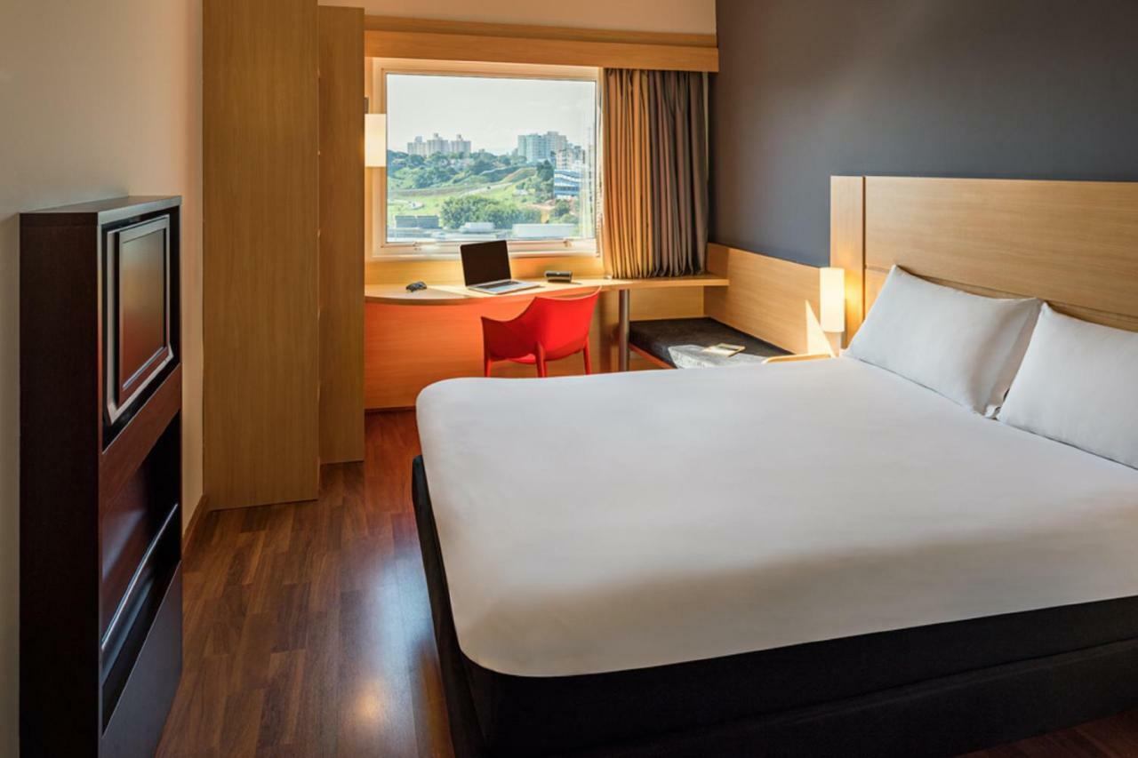 Ibis Sao Jose Dos Campos Colinas Hotel Exterior photo